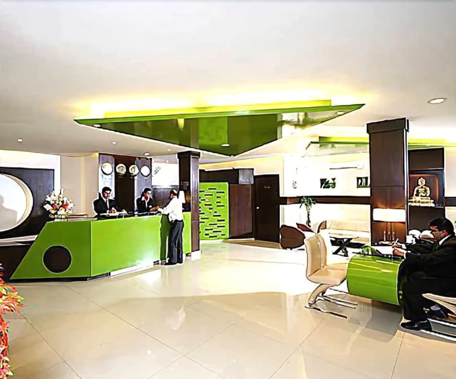 Hotel Gautam Deluxe - photo 2