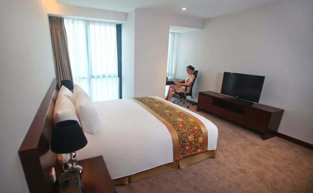 Crowne Plaza West Hanoi Residences - photo 5