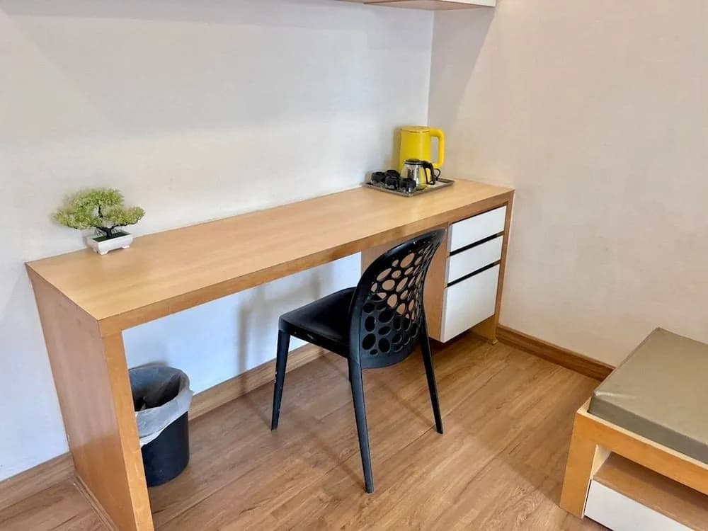 8 Resident - photo 15
