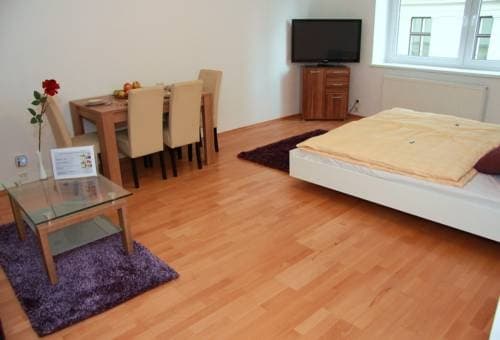 Livingston Apartment Premium - photo 4
