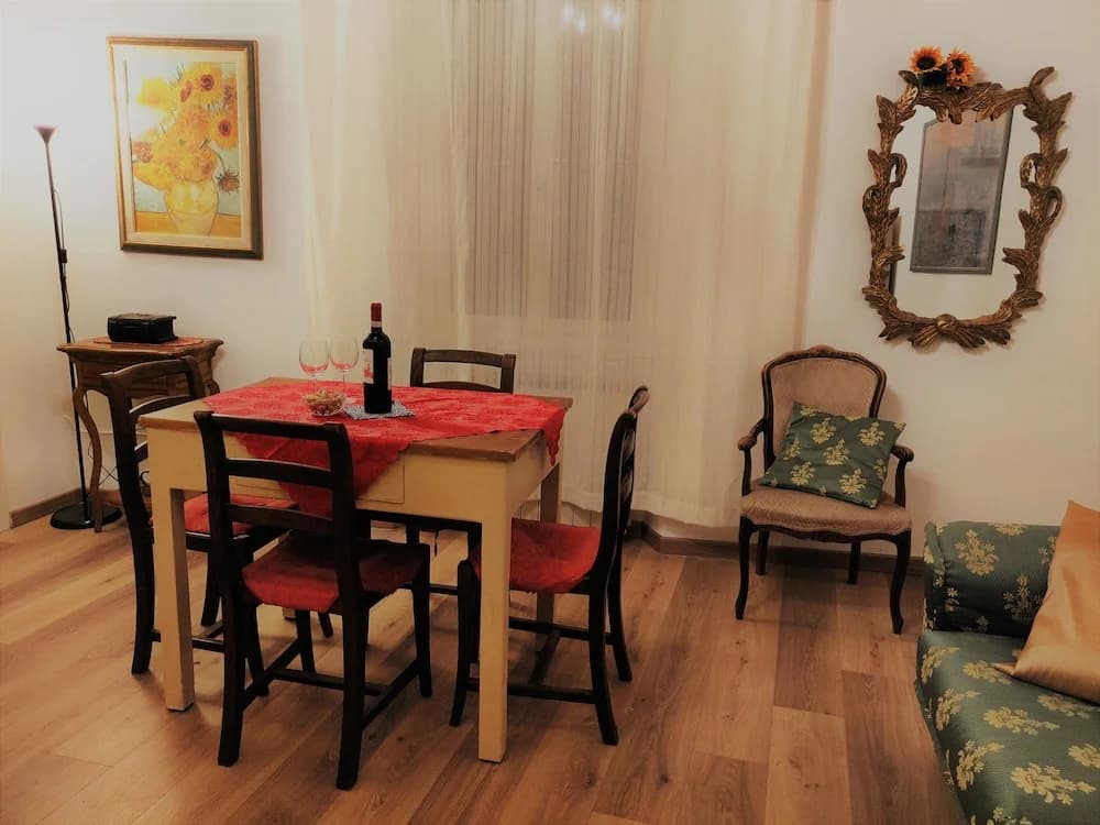 Golden Authentic Florentine Gem, Perfect Location - photo 5