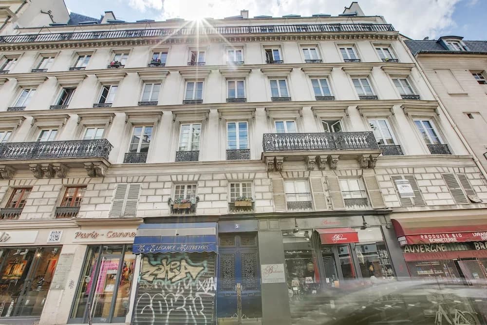 Apartment for 5 - Place des Vosges - main photo