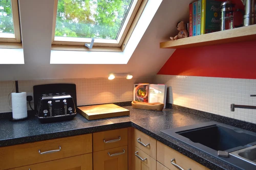 Stunning Loft Flat With Garden - photo 18