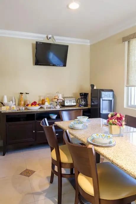 Sun And Surf Inn - photo 15