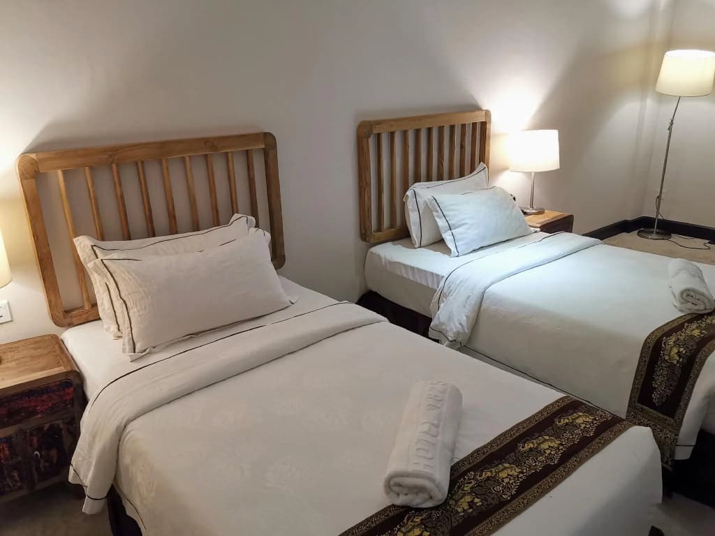 1825 Gallery Hotel - photo 4
