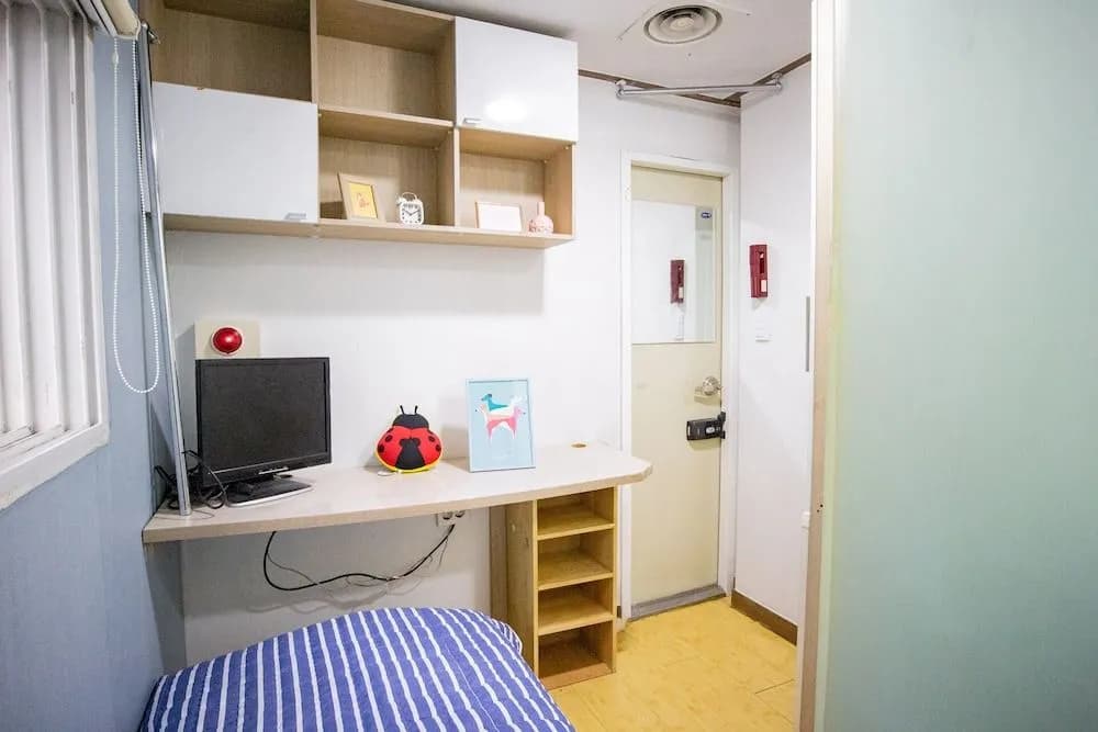 Young Livingtel - main photo