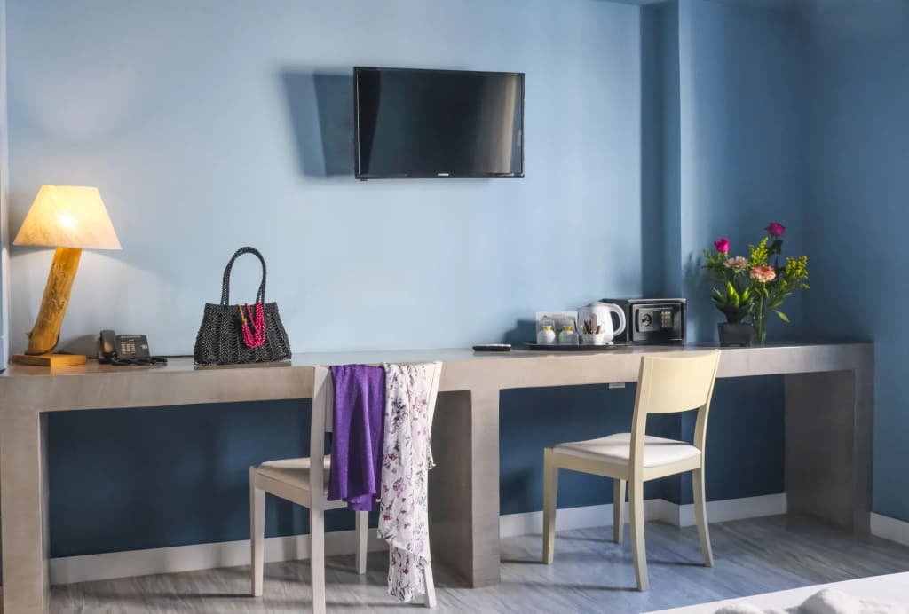 Lotus Center Apartments - photo 3