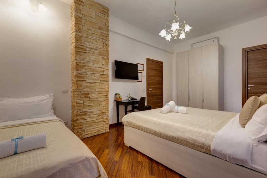 Little Rhome Suites - photo 21