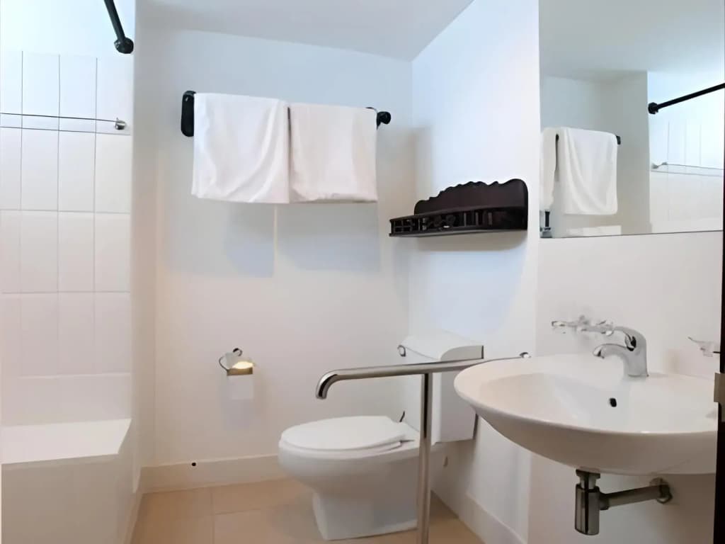 Cucumber Inn - photo 8