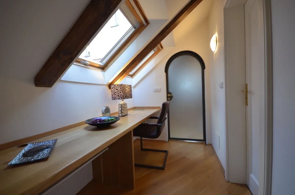 Attic Hroznova - Charles Bridge - photo 4