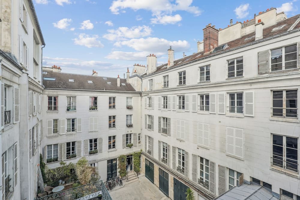 Chic 1BR Near Louvre & Musee d Orsay - photo 1