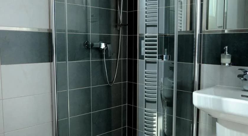 Black Bridge Hotel Apartment - photo 8