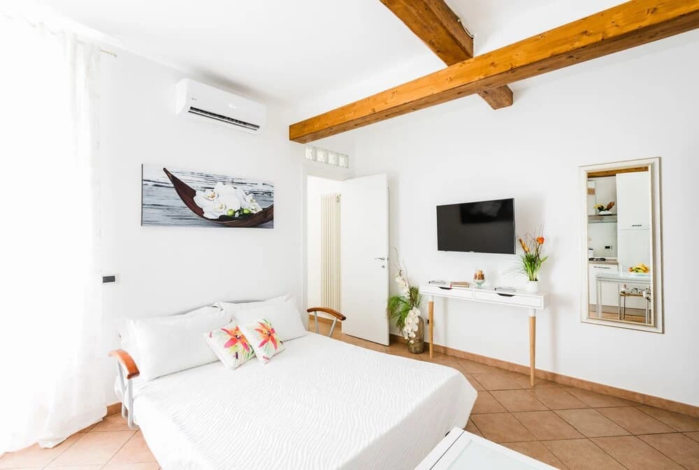 Florence Liona Apartments - photo 3