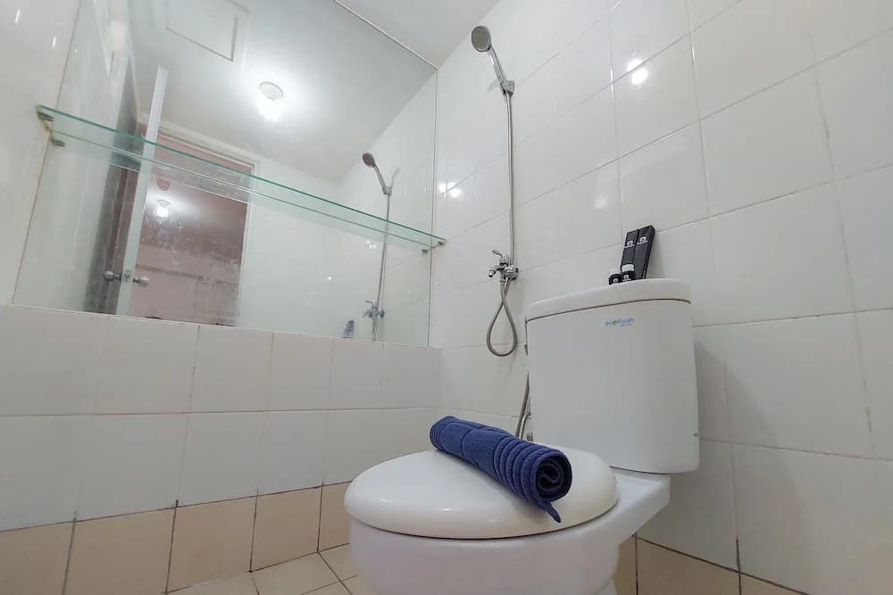 Comfort 2Br Apartment At Bassura City - photo 9