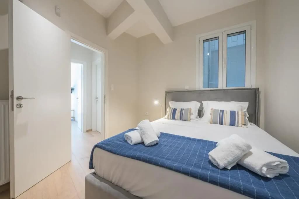 Stylish 2BDR Apt by Acropolis - photo 12
