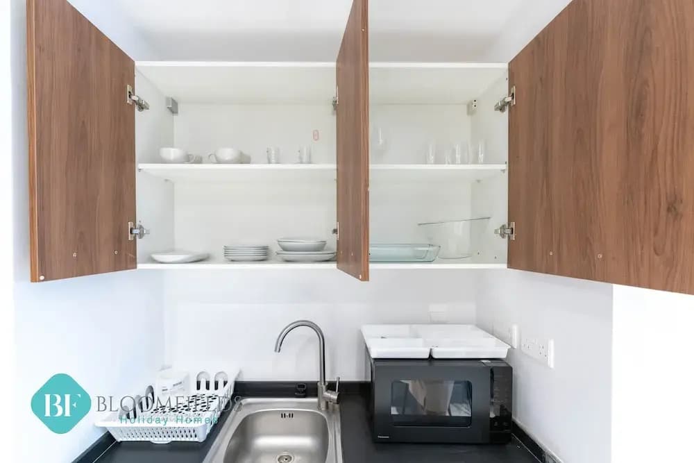 Executive 1 BR in Oasis - 2 - photo 2