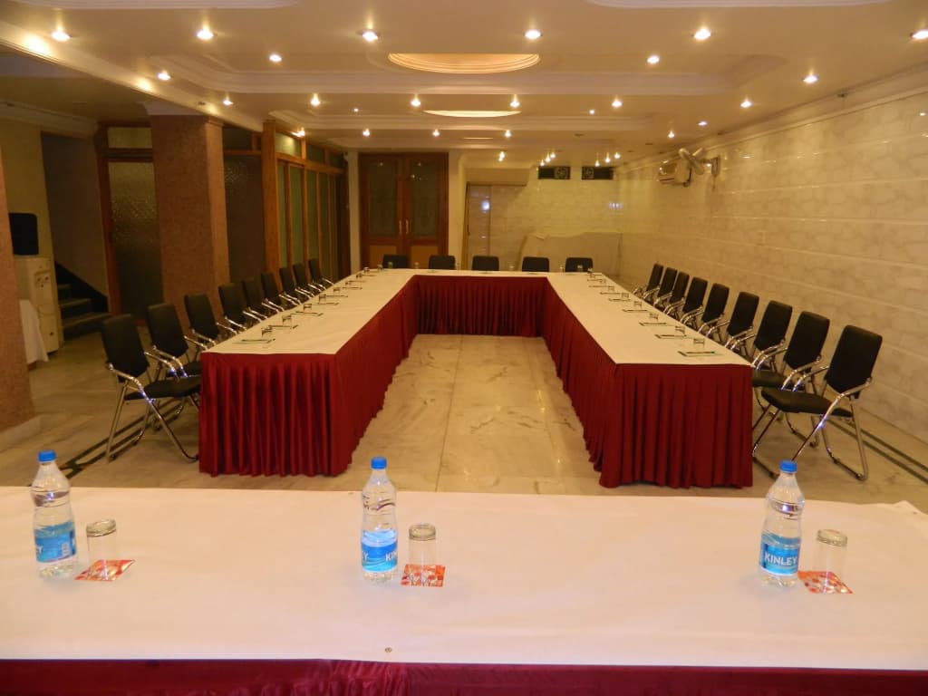 Hotel Singh International - photo 16