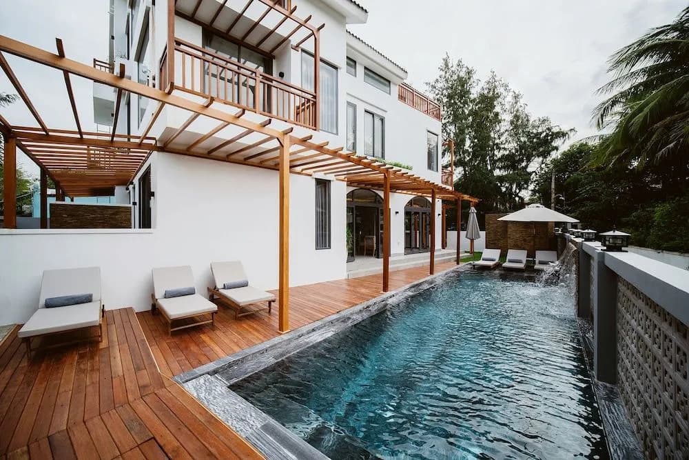 The Watermark Beachside Hotel - photo 13