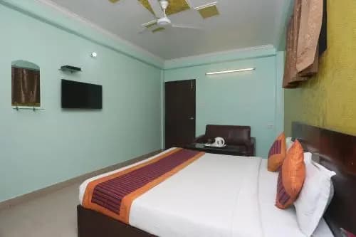 HOTEL GREEN PALACE Delhi Airport - photo 2