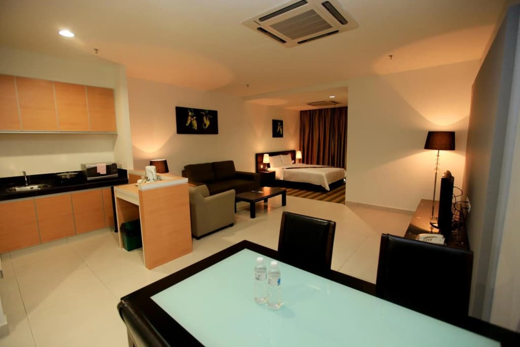 Merdeka Suites Hotel - photo 5