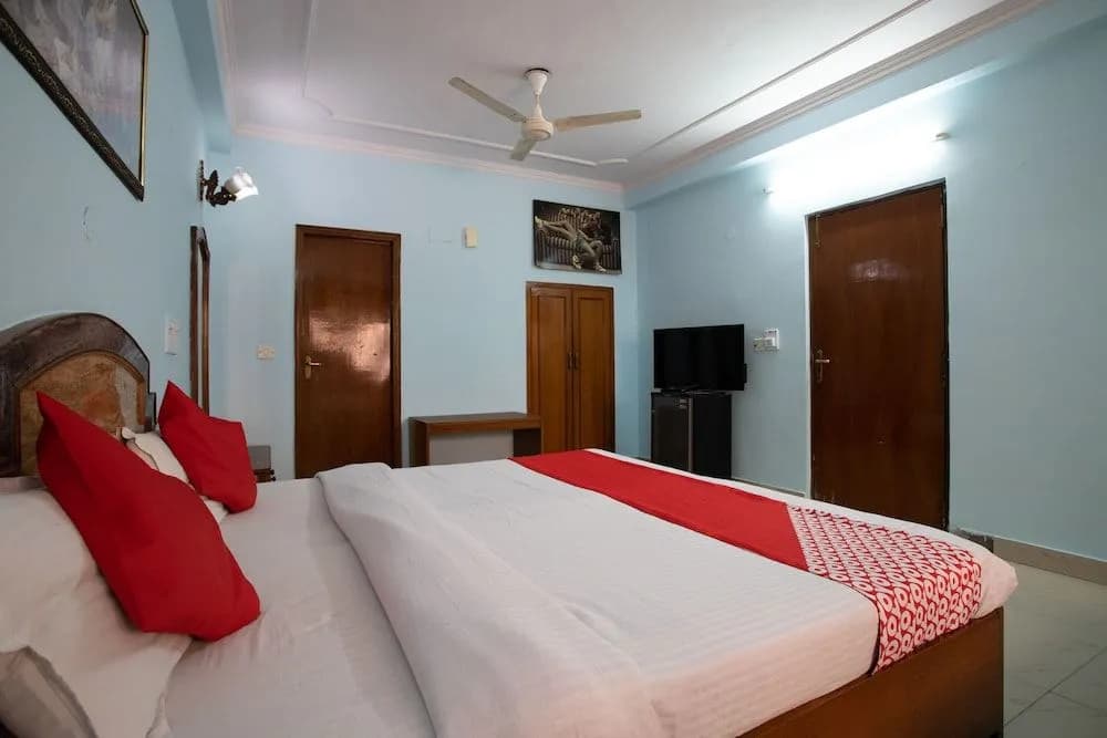 OYO 43687 Golden Deluxe Hotel - photo 4