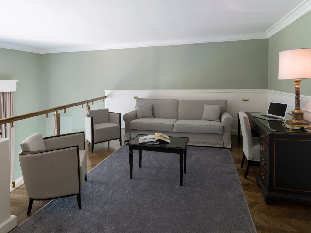 Plaza Hotel Lucchesi - photo 15