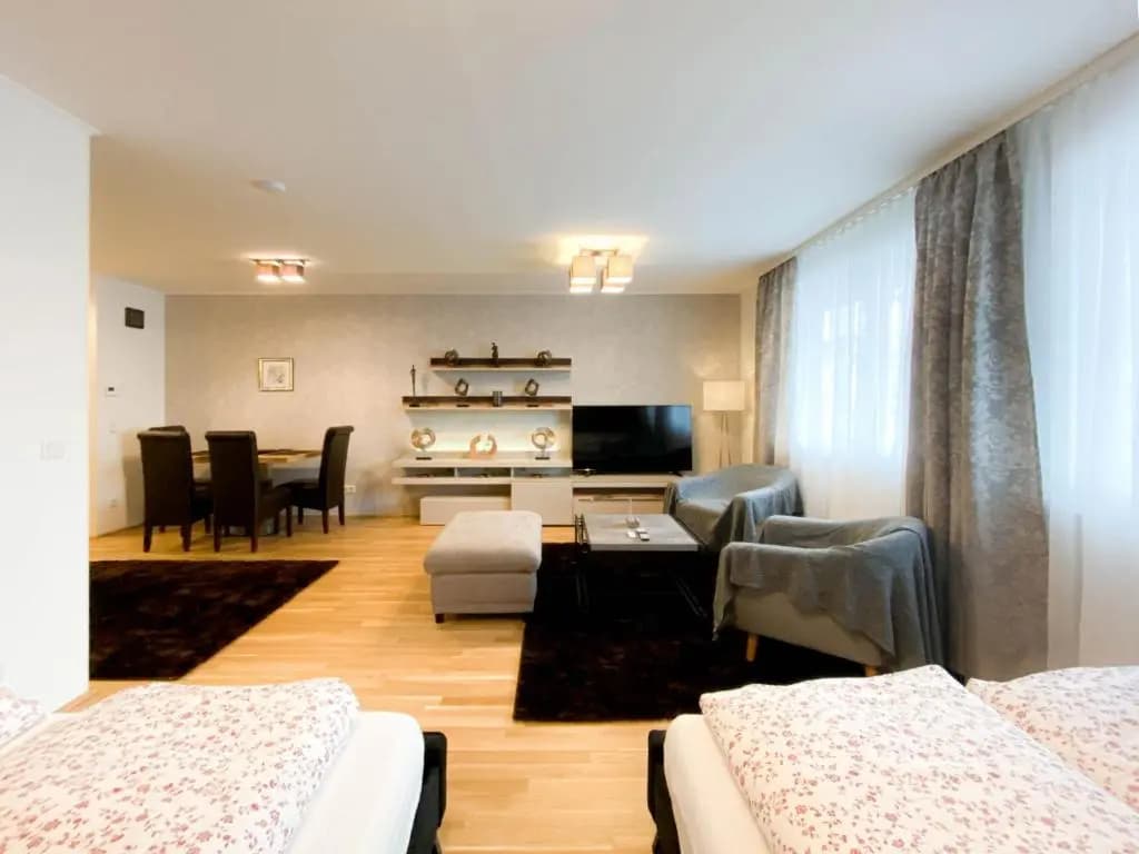 International Apartment - photo 1