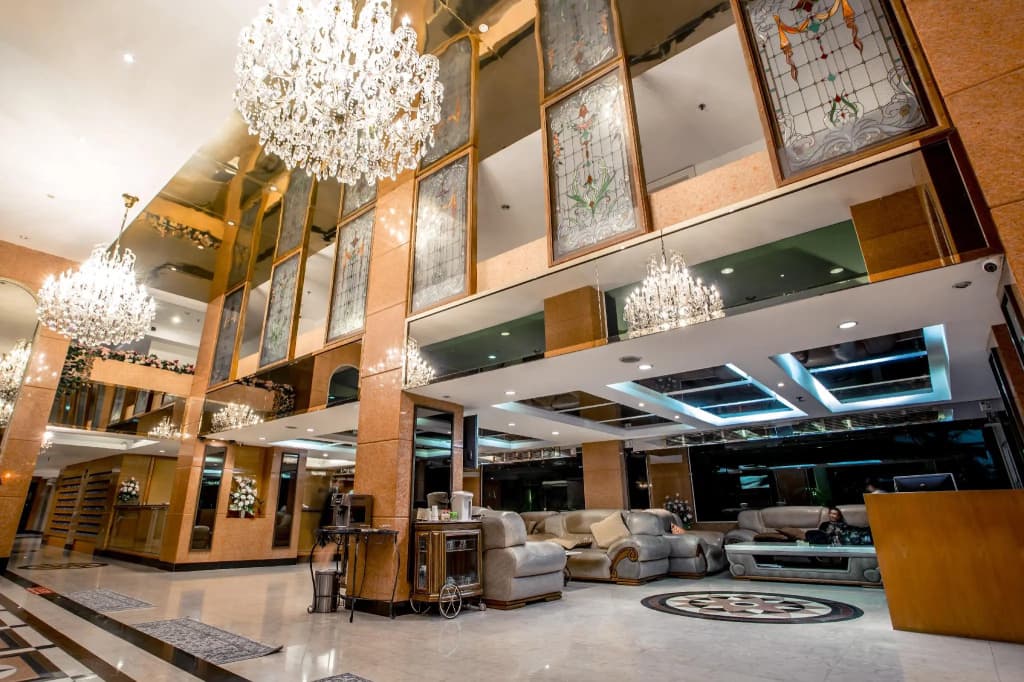 Hope Land Hotel Sukhumvit 24 - photo 2