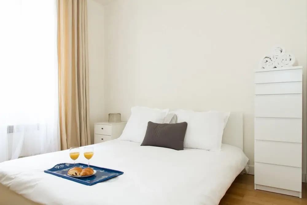 Saint Michel - Cluny Area Apartment - photo 2