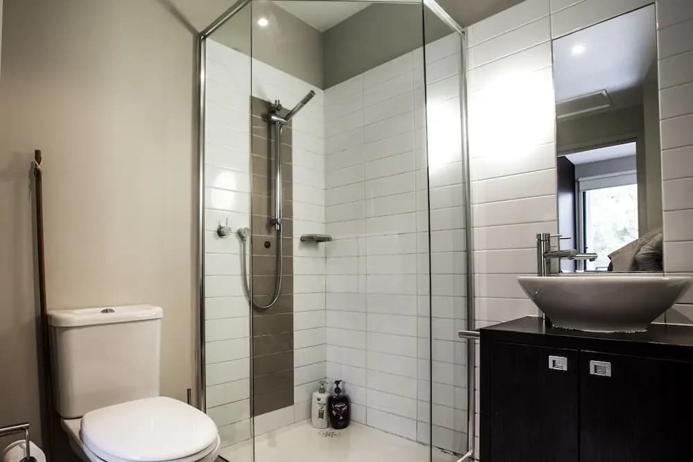 ReadySet Apartments on Altona - photo 8