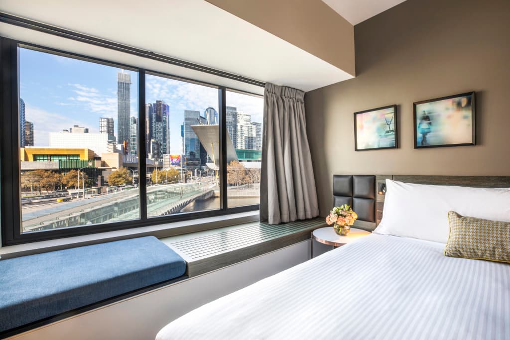 Crowne Plaza Melbourne by IHG - photo 8