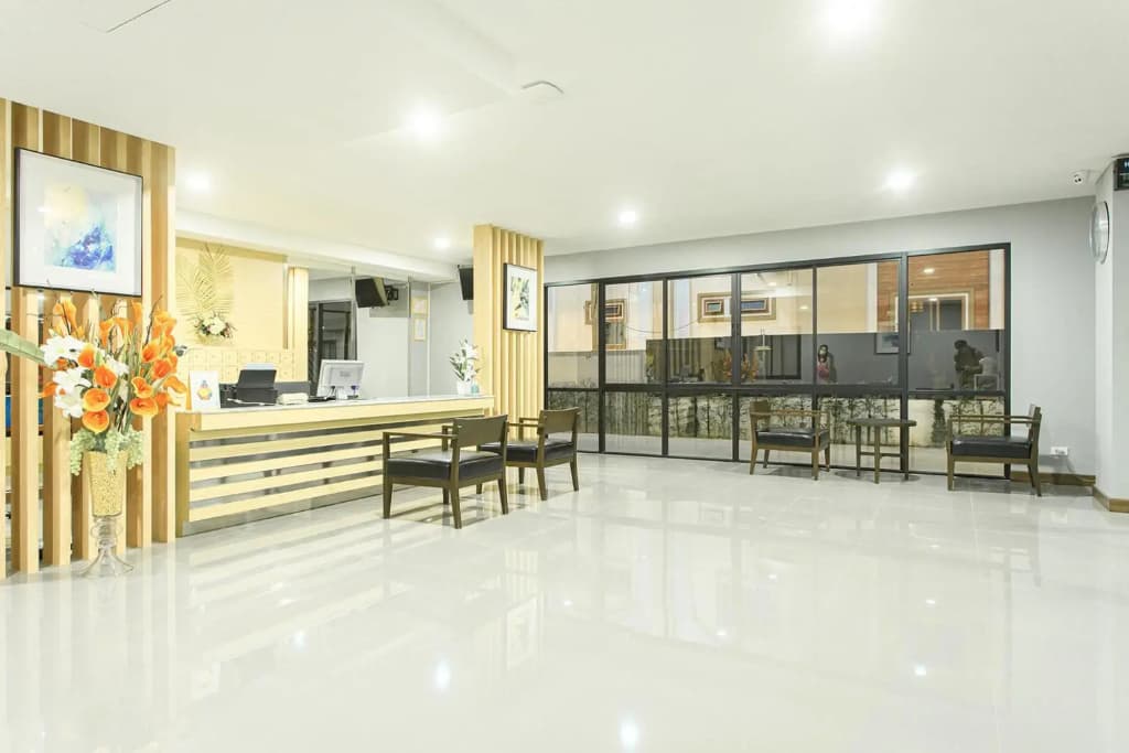 Chanapat Hotel - photo 2