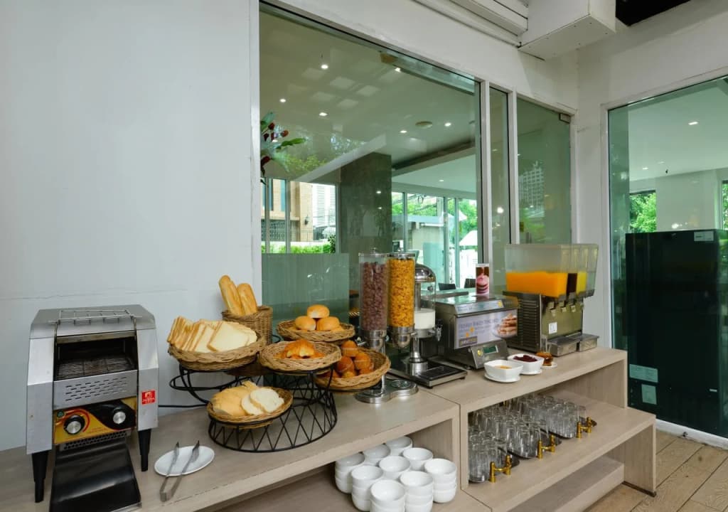 Hotel Amber Sukhumvit 85 - photo 15