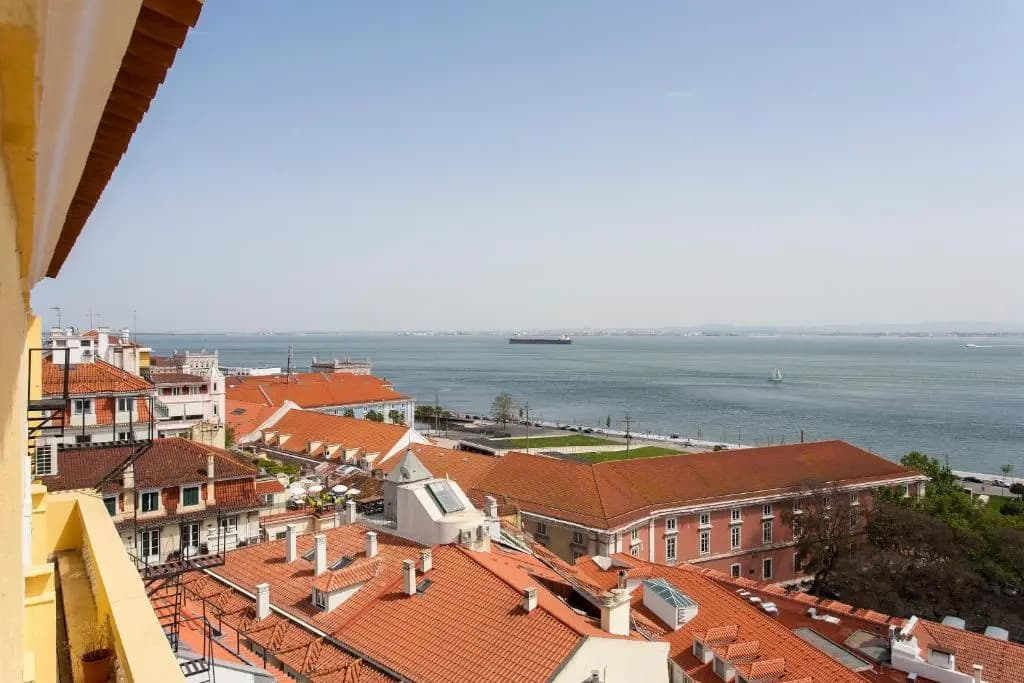 Chiado River View Deluxe Apartment - photo 11