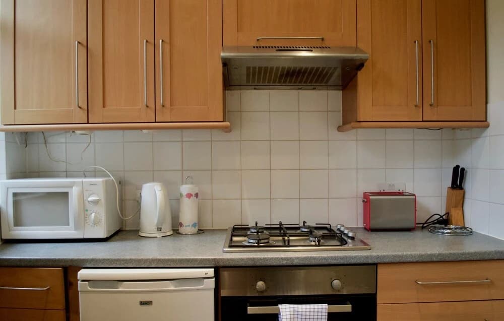 3 Bedroom Flat In Morningside - photo 13