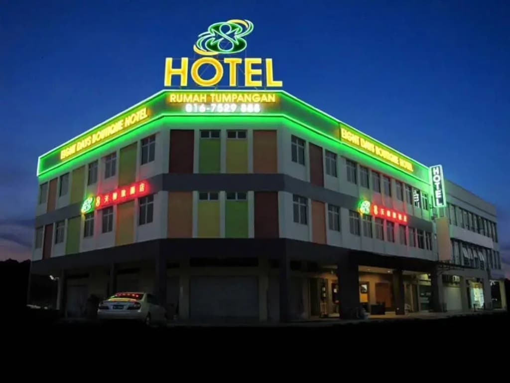 8 Days Boutique Hotel @ Mount Austin JB - photo 1