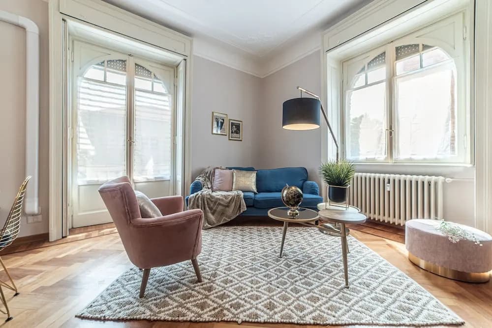 JOIVY Sophisticated Flat W/ Desk - photo 25