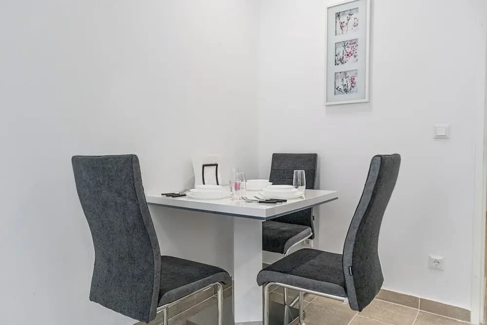 Stylish 1BR Studio In Central Vienna - photo 2