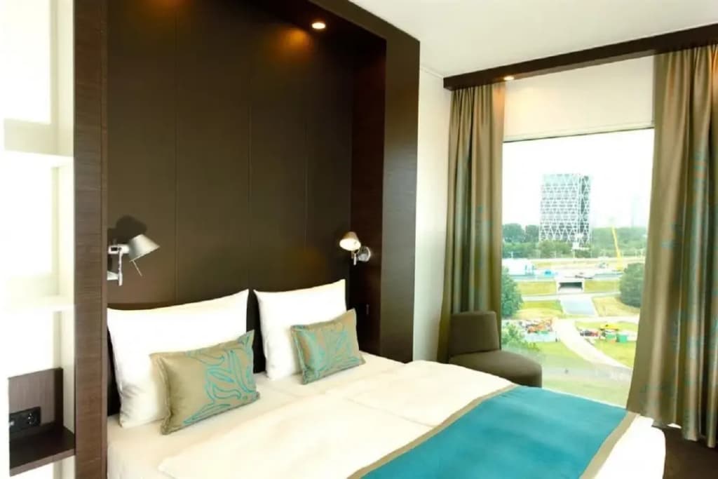 Motel One Amsterdam - photo 6