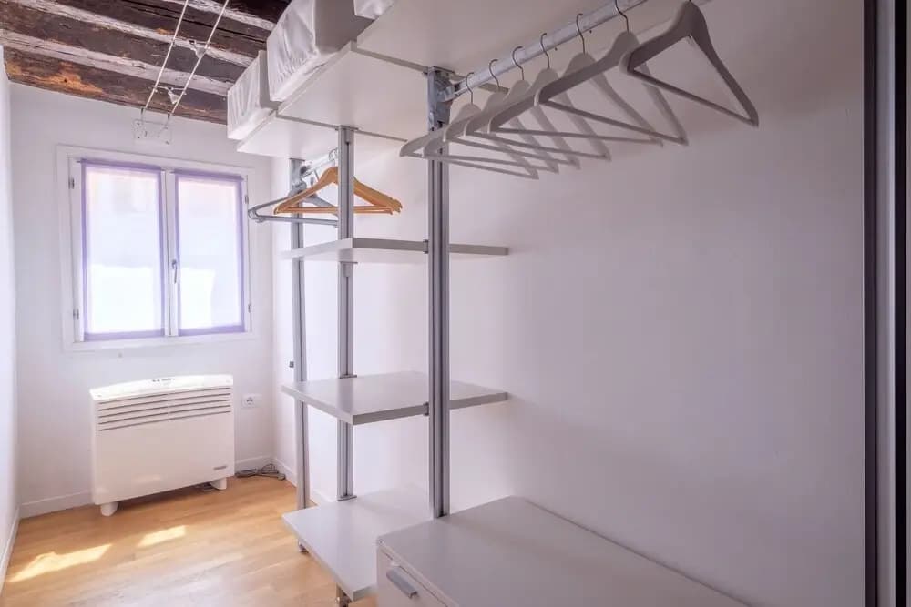 The Lion's House APT5 - photo 24