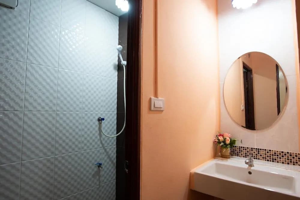 OYO 415 P Place - photo 8