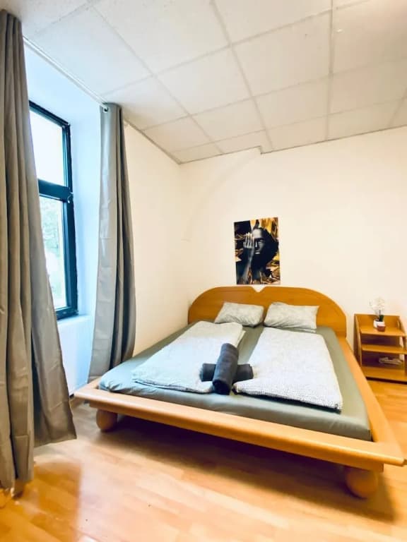 Stylish Shared 3-Bedroom Stay Near City - photo 13