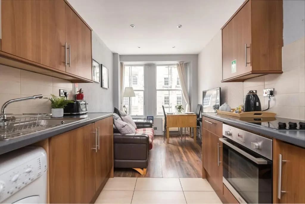 F&O Apartments - 1 bedroom Royal Mile apt Stunning castle view Sleeps 2 - photo 9