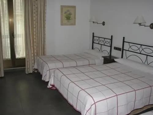 Hostal Ivor - photo 3