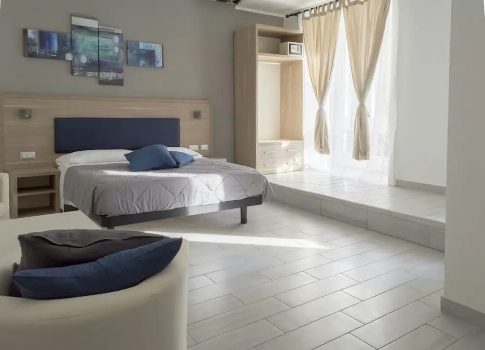 New Moon Guesthouse - photo 5