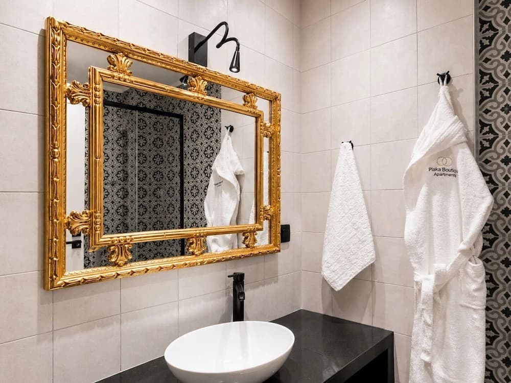 Ipelhome Plaka Boutique Apartments - photo 16