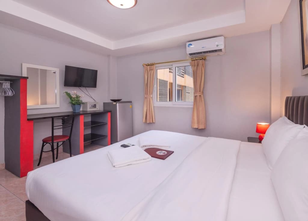Robin’s Nest Guesthouse & Restaurant - photo 2