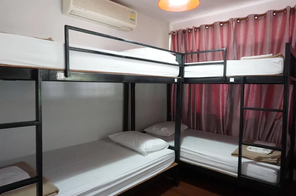 Baan Park Raak Backpacker Hostel - photo 3