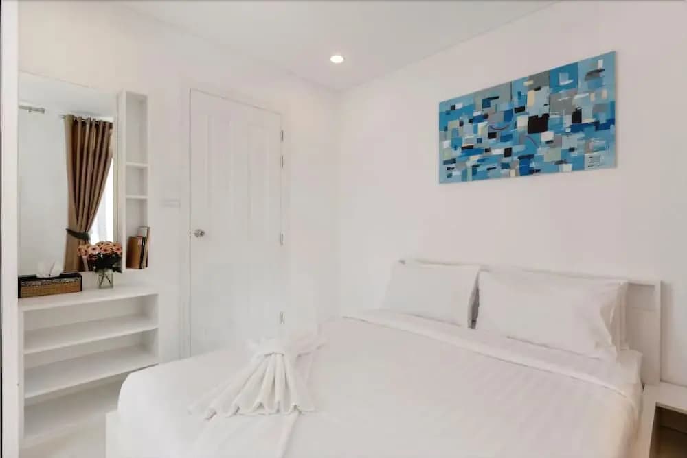 Regent 15 Condo - photo 5