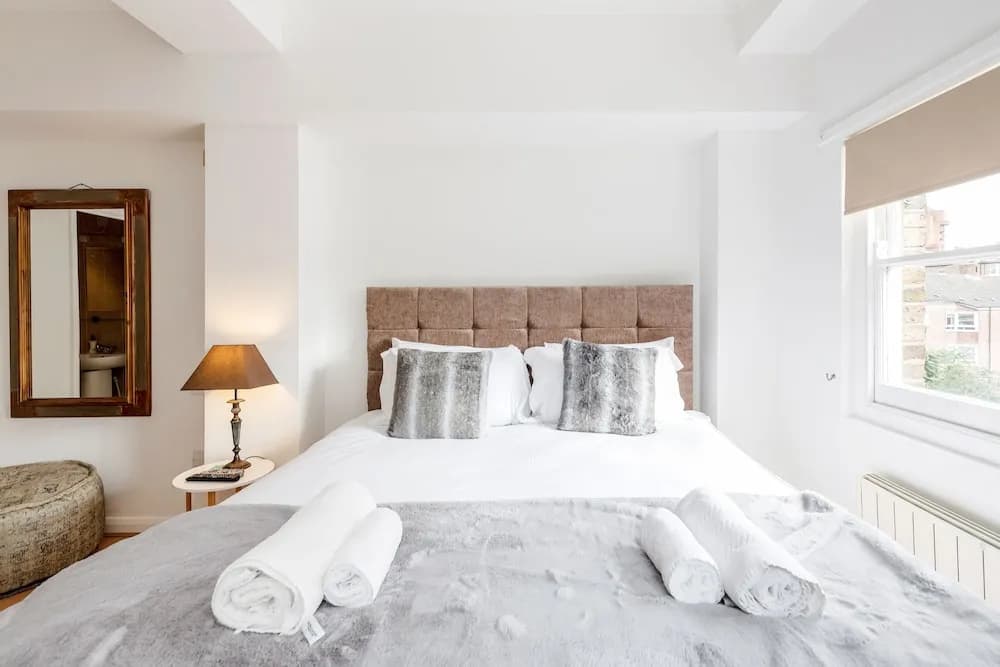 Kings Road Apartments - photo 3